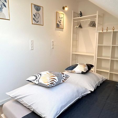 Lgh-Moderne, Ruhige Wohnung, Naehe Zum Flughafen Und Autobahn, 24H-Self-Check-In, Vollausgestattet, Disneyplus, Waschmaschine Langenhagen  Kültér fotó